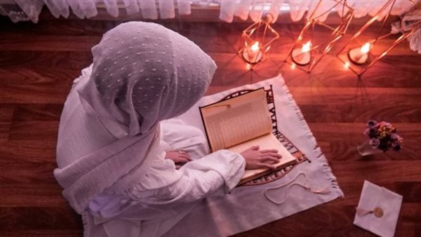 عاجل.. لإضفاء الأجواء الروحانية.. طريقة تجهيز ركن صلاة في منزلك بشهر رمضان