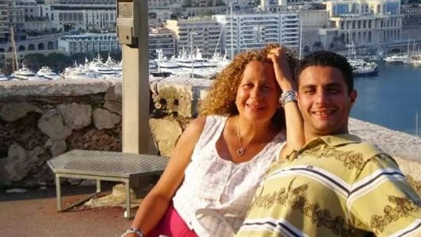 عاجل.. “زعلان عليكي”.. أحمد الفيشاوي يودع والدته سمية الألفي بكلمات مؤثرة (صور)