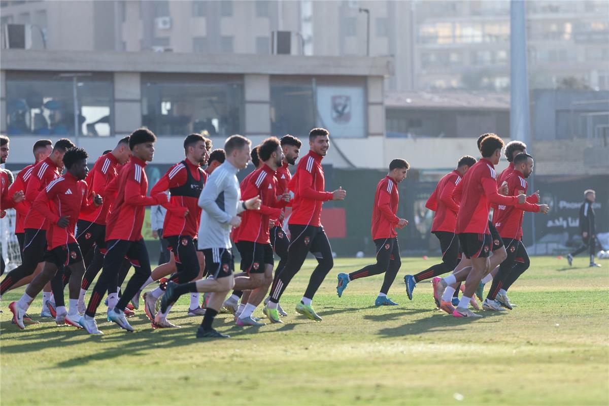 عاجل.. الأهلي يوضح تطورات ثلاثي الفريق المصاب قبل مواجهة غزل المحلة