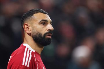 عاجل.. ليفربول يعلن موقفه من رحيل محمد صلاح.. ورامي عباس يهدد النادي