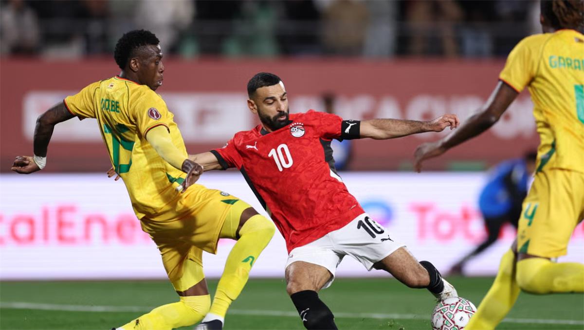 عاجل.. الصحف الإنجليزية: محمد صلاح يثبت قدرته لـ سلوت.. ومرموش أظهر إمكانياته لـ جوارديولا