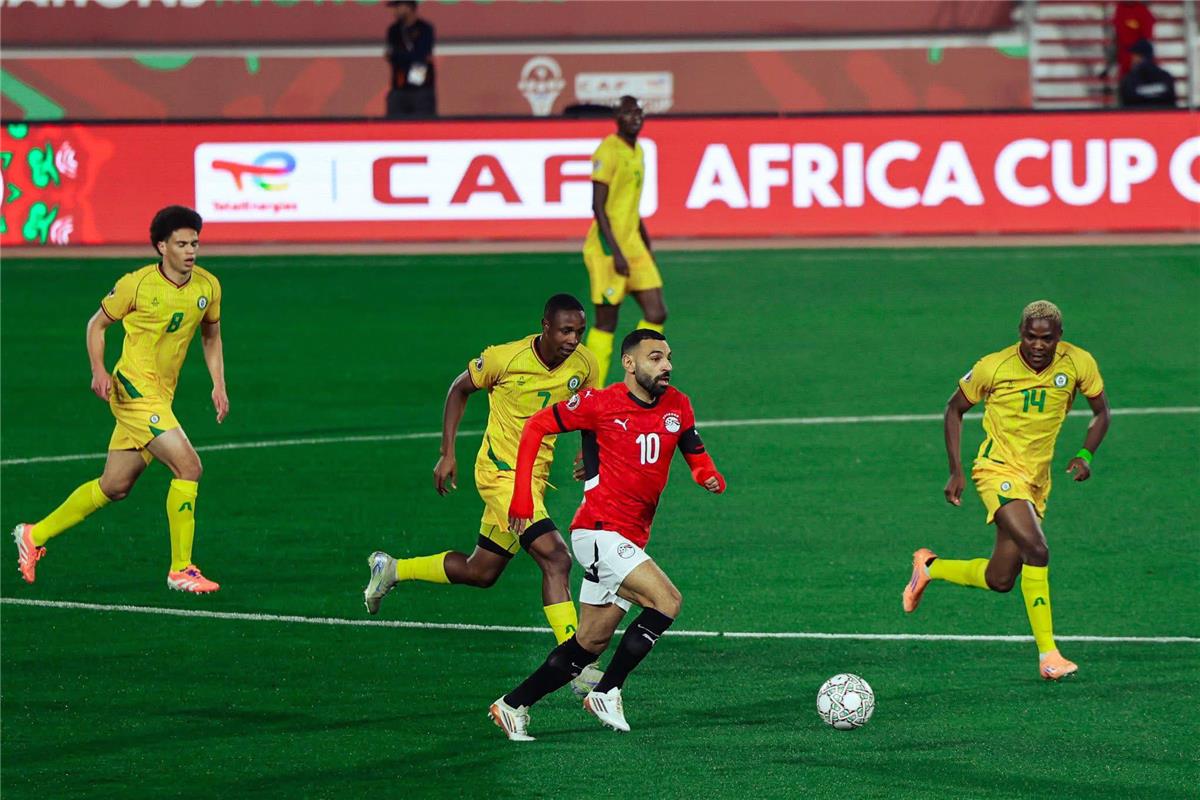 عاجل.. فيديو | منتخب مصر يفتتح مشواره في أمم إفريقيا بالفوز على زيمبابوي بثنائية