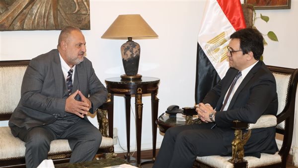 عاجل.. وزير الثقافة يلتقي الفنان القدير خالد الصاوي لبحث إنشاء المركز الدولي للتدريب على فنون المسرح