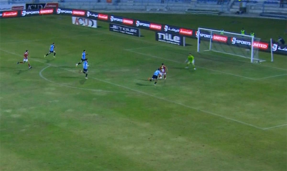 عاجل.. فيديو | عمر سيد معوض يسجل هدف الأهلي الأول أمام غزل المحلة