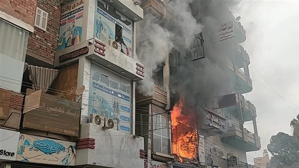 عاجل.. إصابة 10 أشخاص في حريق داخل محل بطهطا فى سوهاج