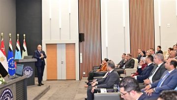 عاجل.. وزير الري يستعرض تطوير تحقيق الإدارة المثلى للموارد المائية