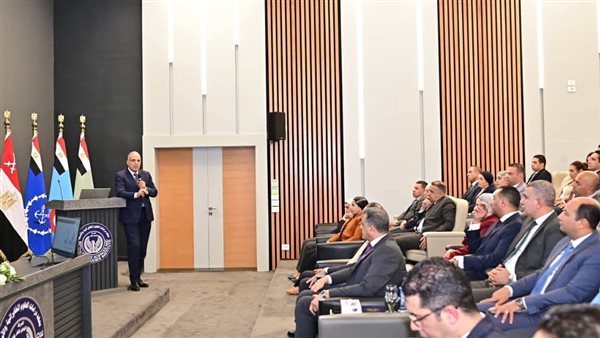 عاجل.. وزير الري يستعرض تطوير تحقيق الإدارة المثلى للموارد المائية