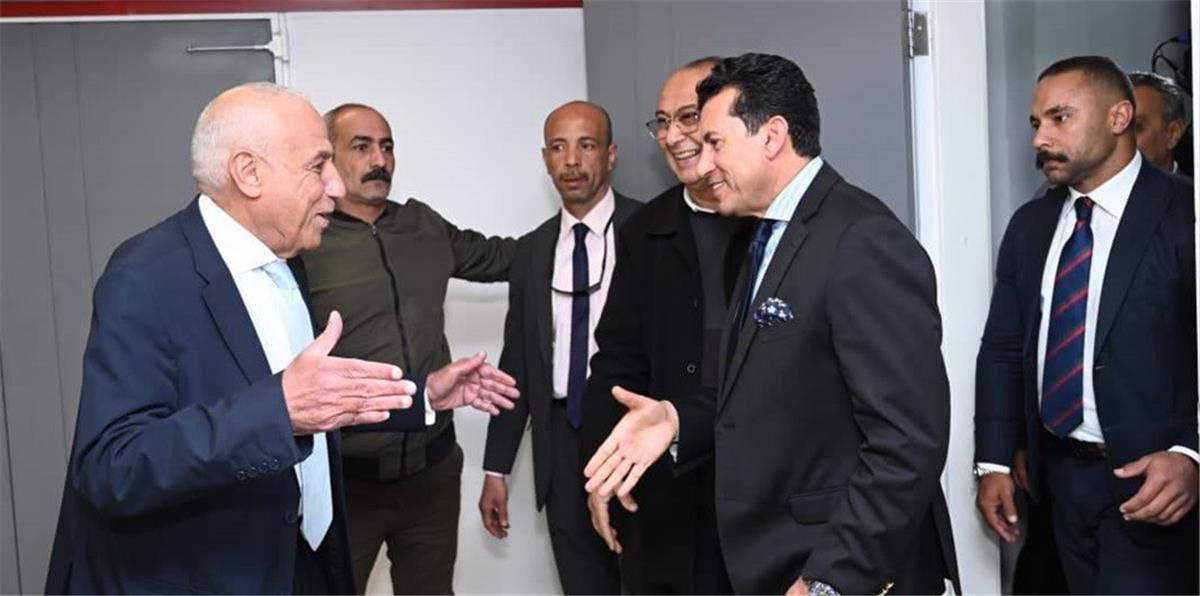 عاجل.. هل زيارة وزير الرياضة لنادي الزمالك تعني حل أزمة أرض أكتوبر؟