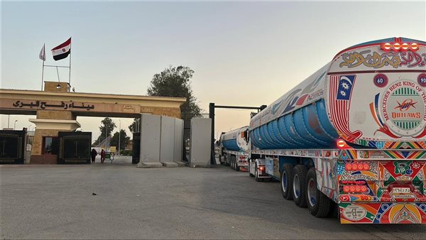 عاجل.. تحرك قافلة المساعدات الإنسانية الـ102 من مصر إلى غزة.. تفاصيل