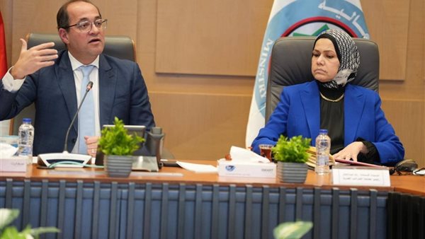 عاجل.. التوسع في إصدار الأدلة الإيضاحية وتوحيد وتيسير المعاملات الضريبية خلال الفترة المقبلة