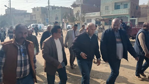 عاجل.. الشهابي يتابع ميدانيا المراحل النهائية لتشغيل محطة رفع الصرف الصحي الرئيسية بقرية دهشور