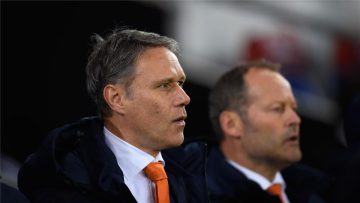 عاجل.. فان باستن: لاعب برشلونة الأفضل في العالم.. وسيستمر في حالة واحدة