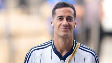 عاجل.. لوكاس فاسكيز يدافع عن لاعب ريال مدريد: مثل الآلة ويعرف ما يجب عليه فعله
