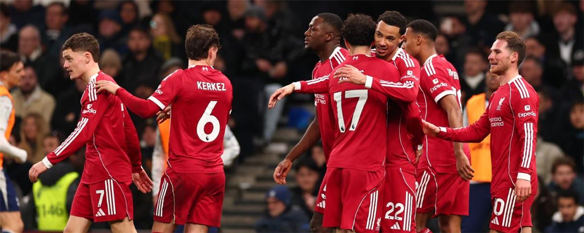 عاجل.. تشكيل ليفربول لمباراة ولفرهامبتون في الدوري الإنجليزي.. إيكتيكي يقود الهجوم