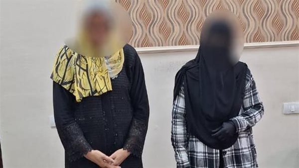 عاجل.. البحيرة.. ضبط سيدتين وبحوزتهما عدد من ملصقات الدعاية الإنتخابية الخاصة بأحد المرشحين