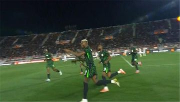 عاجل.. فيديو | أوسيمين يسجل هدف نيجيريا الأول أمام تونس في كأس أمم إفريقيا