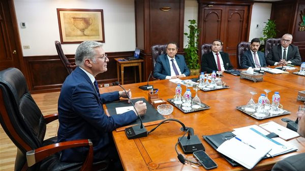 عاجل.. وزير البترول يعقد اجتماعا موسعا لمتابعة وتعجيل مشروعات زيادة إنتاج الغاز خلال العام الجديد