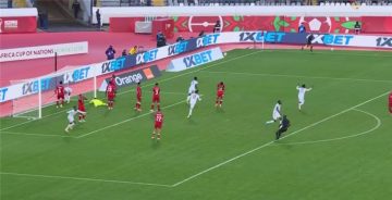 عاجل.. بالخطأ في مرماه.. فيديو | ساؤول كوكو يسجل هدف السودان الأول أمام غينيا الاستوائية
