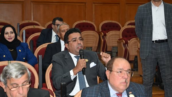 عاجل.. طالب عاجل من عضو بالشيوخ لوزير الإسكان بشأن “أزمة بحيرة قارون” بعد تدهورها| تفاصيل