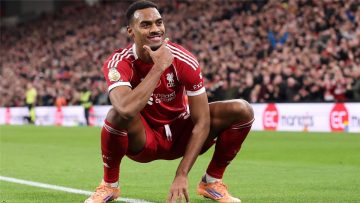 عاجل.. جرافنبيرخ مشيدًا بزميله في ليفربول: من الرائع اللعب معه.. ويسهل علي الأمور كثيرًا