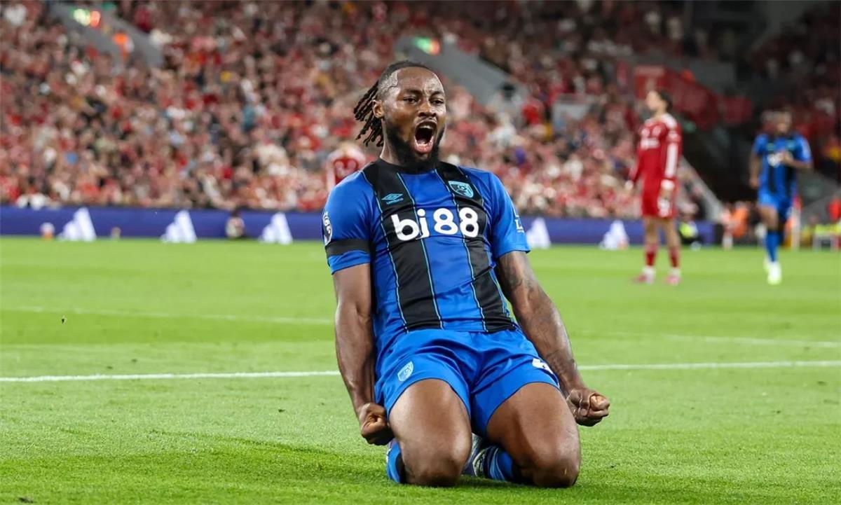 عاجل.. ديلي ميل: ليفربول يرفض التخلي عن حربه مع مانشستر سيتي بشأن سيمينيو