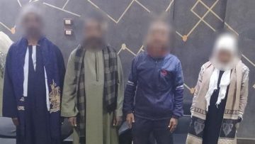 عاجل.. ضبط بعض الأشخاص بمحيط إحدى الدوائر الانتخابية لتوزيعهم مبالغ مالية على الناخبين بسوهاج