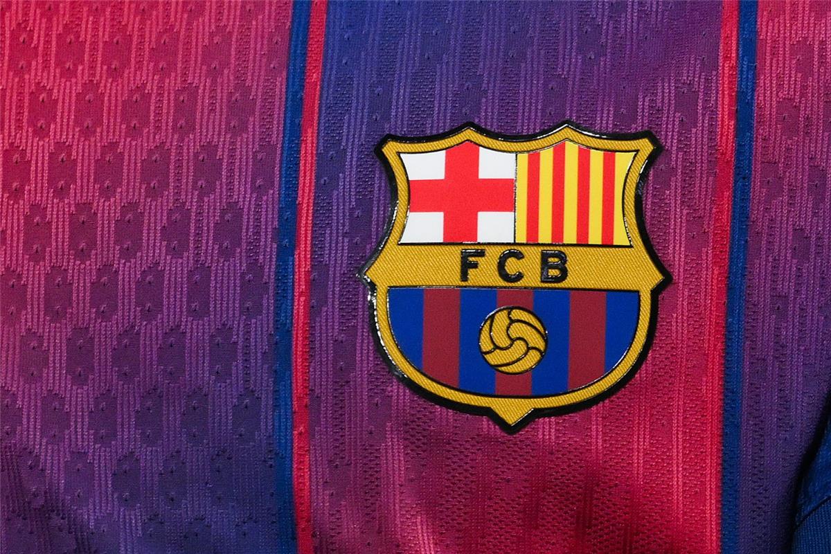 عاجل.. جماهير برشلونة تختار أفضل لاعب ونجم يريدون بيعه في 2025