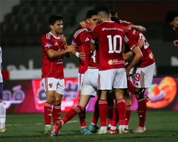 عاجل.. عرض صيني يُهدد بقاء نجم الأهلي.. اشتعلت