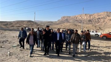 عاجل.. محافظ قنا يتفقد الطريق الصحراوي الغربي ويوجه بإجراءات عاجلة لرفع الكفاءة ومنع الحوادث