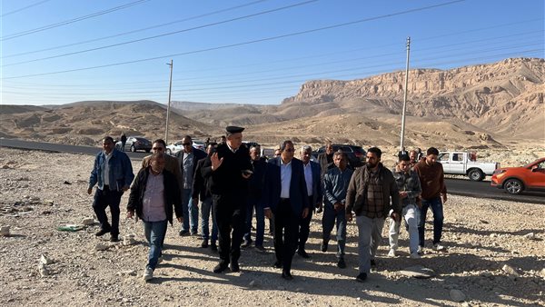 عاجل.. محافظ قنا يتفقد الطريق الصحراوي الغربي ويوجه بإجراءات عاجلة لرفع الكفاءة ومنع الحوادث
