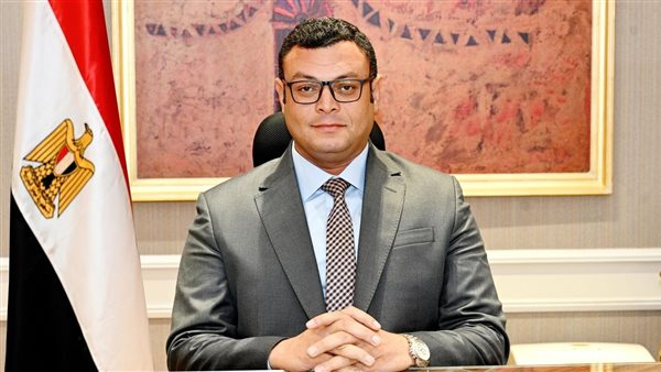 عاجل.. وزير الإسكان يلتقى عدد من الأهالي حاجزي قطع أراضي بمدينة بدر ويستمع إلى مطالبهم