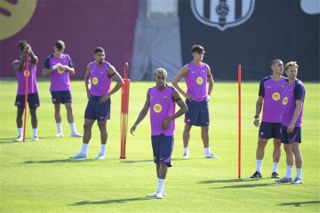 عاجل.. فيديو | لاعب برشلونة يعود إلى التدريبات بعد أزمته النفسية.. والجماهير تستقبله بحفاوة