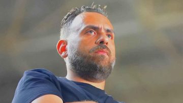 عاجل.. الوعود لم تُنفذ.. جون إدوارد يخرج عن صمته ويكشف تفاصيل الأزمة المالية في الزمالك