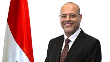 عاجل.. وزير العمل يقرر إيقاف نشاط 11 شركة لإلحاق العمالة بالخارج