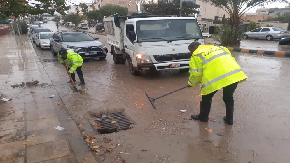 عاجل.. الإدارة المحلية تتعامل مع 90 شكوى خلال تأثير المنخفض الجوي