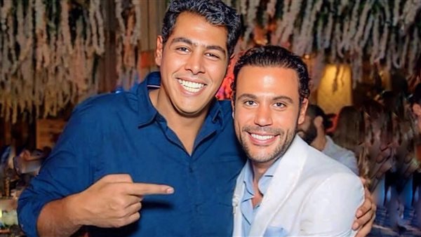 عاجل.. “كلنا في ضهر بعض”.. محمد إمام يساند عمر متولي بعد وفاة عمته إيمان إمام ( صورة)