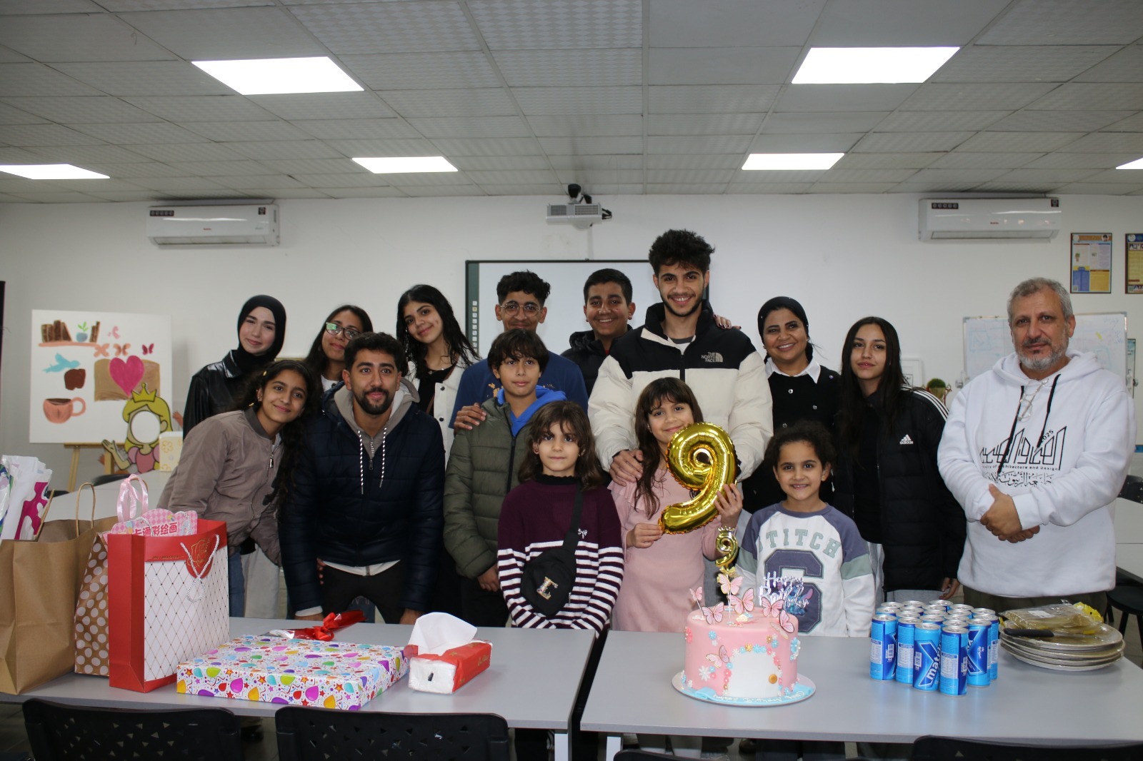 عاجل.. أصدقاء وأقارب يهنئون رند حسان بعيدها التاسع