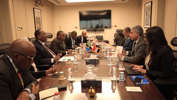 عاجل.. وزير السياحة والآثار يبحث تعزيز التعاون السياحي والأثري مع تنزانيا المتحدة