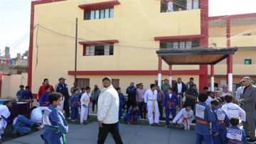 عاجل.. محافظ أسوان يتفقد مدرسة أحمد طه حسين الثانوية لمتابعة سير العملية التعليمية