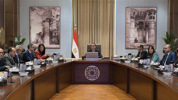 عاجل.. مدبولي يبحث سُبل تعزيز آليات العمل المشترك بين وزارات المجموعة الاقتصادية