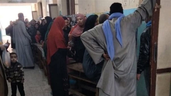 عاجل.. برلمان 2025.. إقبال كثيف بلجنة ملوى الثانوية بنين بالمنيا