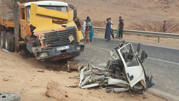 عاجل.. 9 قتلى و10 جرحى فى حادث انقلاب حافلة بولاية بنى عباس جنوب غرب الجزائر