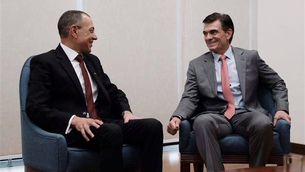 عاجل.. السفير المصري في لاباز يلتقي رئيس جمهورية بوليفيا