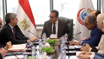 عاجل.. الدكتور خالد عبدالغفار يتابع تطورات الاتفاقيات الدولية لإنشاء مصنع اللقاحات متعدد المراحل