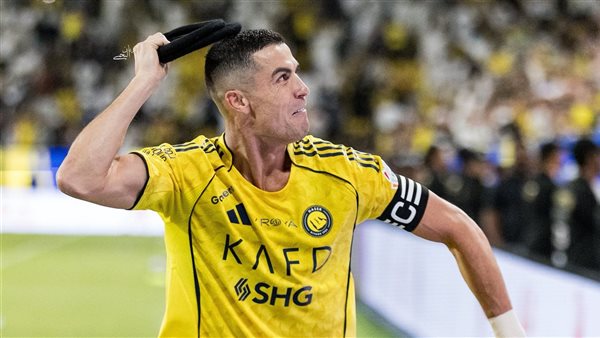 عاجل.. رحلة استمرت 6 أشهر.. رئيس النصر السابق يكشف تفاصيل التفاوض مع رونالدو قبل التوقيع