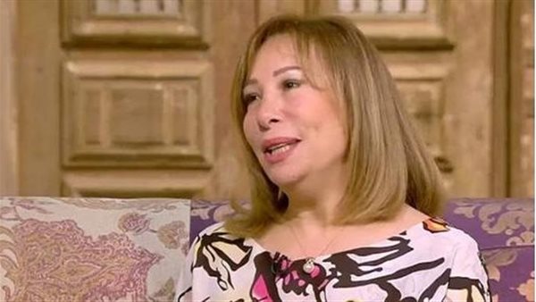 عاجل.. العمر بيفرق معايا وببص في المرايا طول الوقت