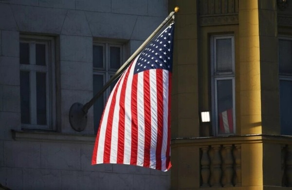 عاجل.. سيناتور أميركي يحذر من مصادرة الأصول الروسية المجمدة