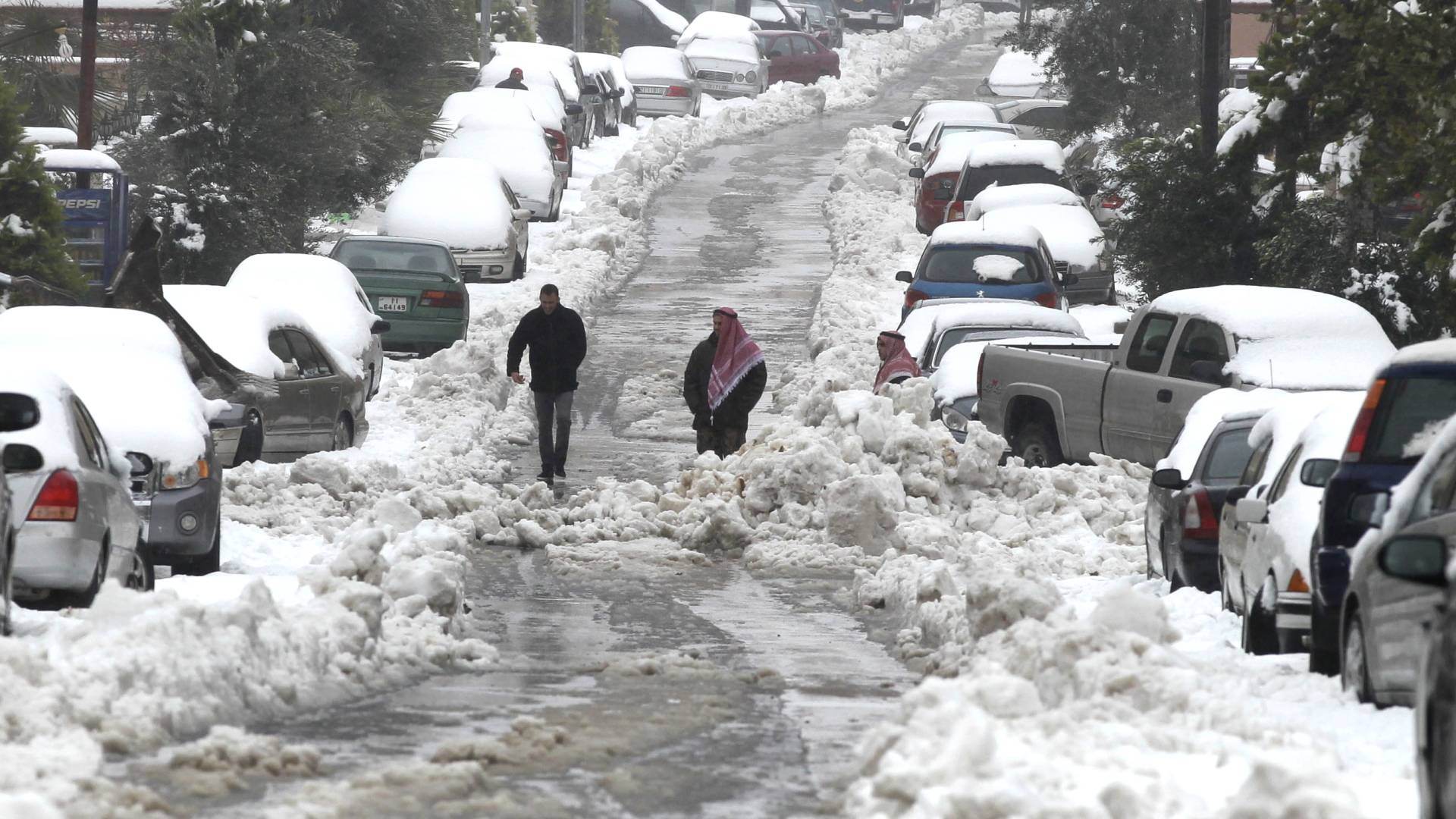 عاجل.. الأرصاد تحسم الجدل حول تساقط الثلوج بالأردن هذا العام