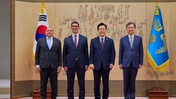 عاجل.. السفير المصري الجديد يقدم أوراق الاعتماد إلى رئيس جمهورية كوريا