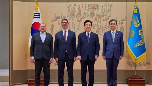 عاجل.. السفير المصري الجديد يقدم أوراق الاعتماد إلى رئيس جمهورية كوريا